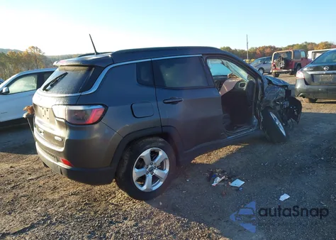 2018 Jeep Compass Latitude 4X4 из США, поврежденный, VIN 3C4NJDBB8JT176176